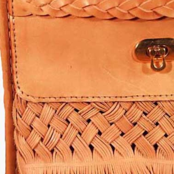 SHOULDER BAG, LEATHER, HANDMADE WITH HAND CUT FRINGE & HIDDEN-END BRAID, 9 ¼ x 9 - Picture 2 of 10